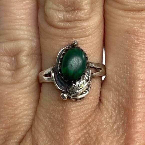 Sterling Silver 925 Southwest Oval Bezel Set Malachite Ring Leaf Accent Size 5.5 - Picture 1 of 16